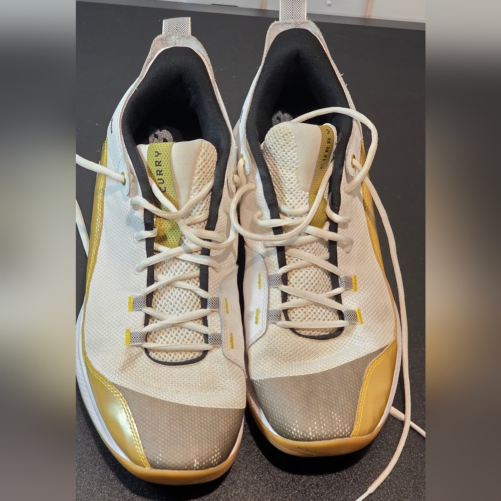 Under Armour Men's Shoes Size 12,5